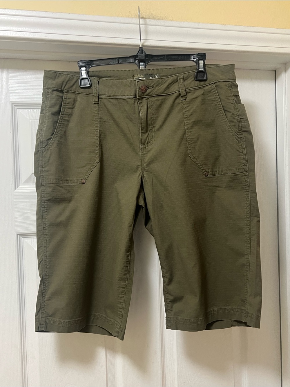 Prana Women’s Olive Green Cargo Shorts